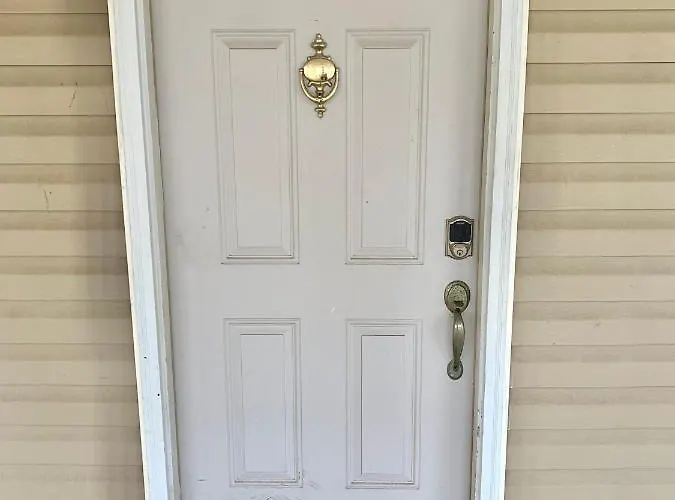 Modern, 3 Bedroom Private House Within Walking Distance To The Beach! Gulf Shores