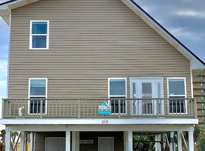 Modern, 3 Bedroom Private House Within Walking Distance To The Beach! Gulf Shores
