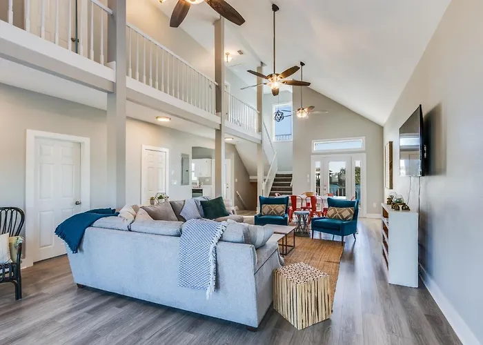 Modern, 3 Bedroom Private House Within Walking Distance To The Beach! * Gulf Shores