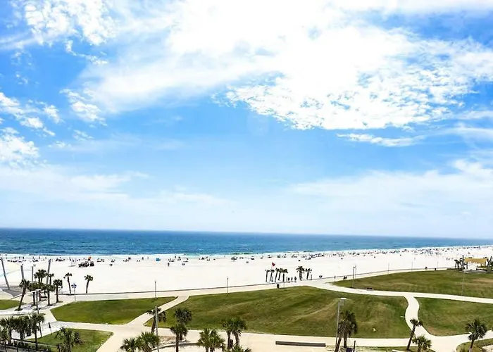 Modern, 3 Bedroom Private House Within Walking Distance To The Beach! * Gulf Shores
